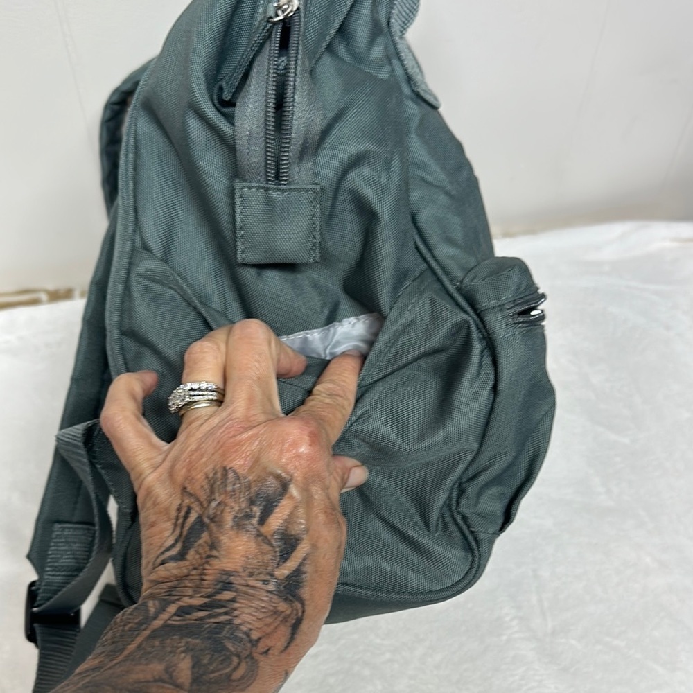 DSW Green Backpack with Durable Design - Picture 7 of 11